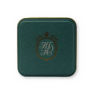 Chun Mee fruity & grassy green tea, small tin, lid from above